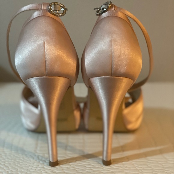 Gorgeous pale pink satin peep toe heel size 9 - Picture 3 of 7
